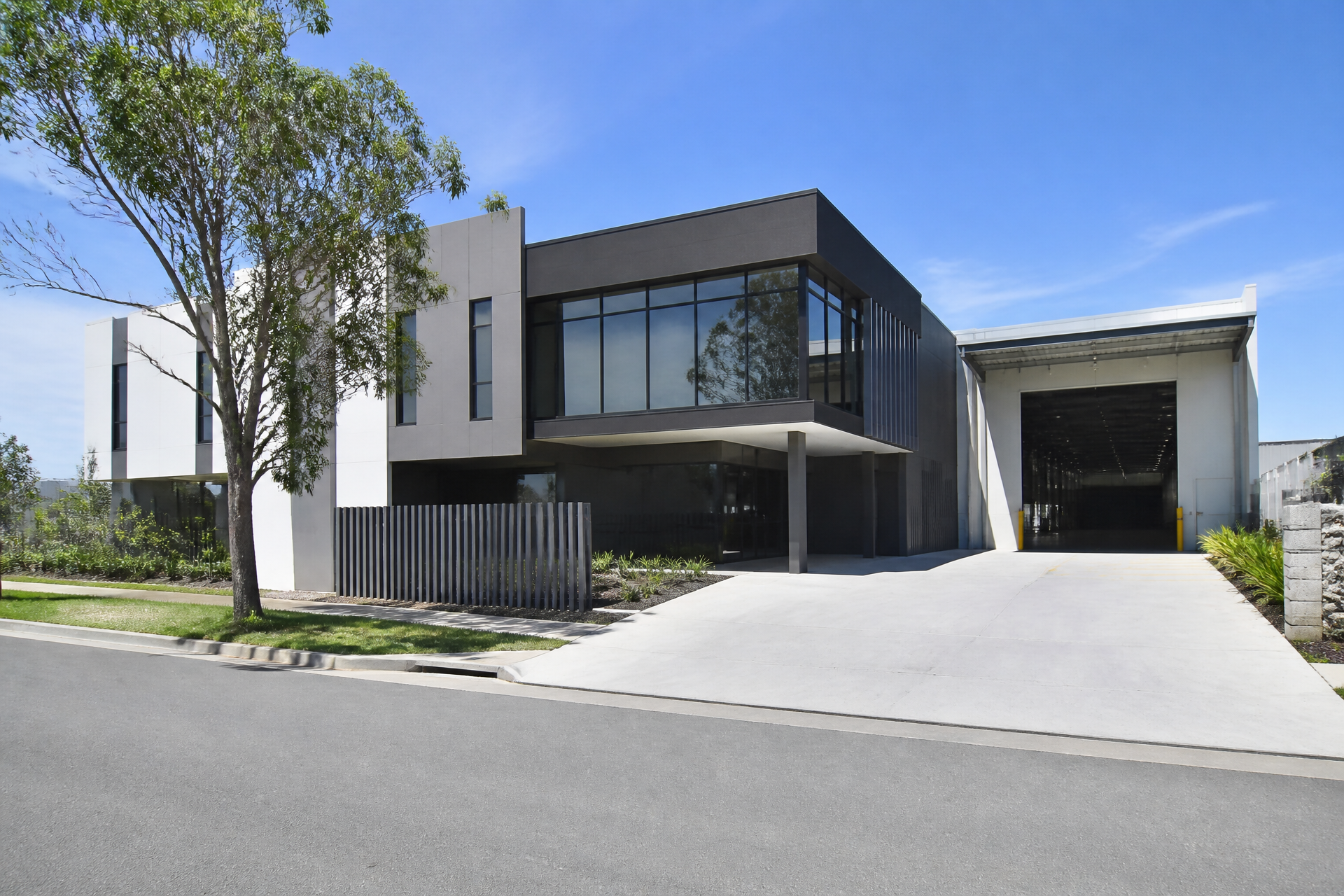 Commercial property in the Commercial Property Buyers Agent Brisbane Eastern Suburbs & Australia TradeCoast market